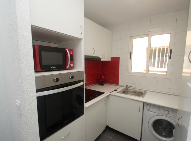 Resale - Apartment - Torrevieja - Aguas Nuevas