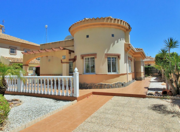 Resale - Villa - Villamartin