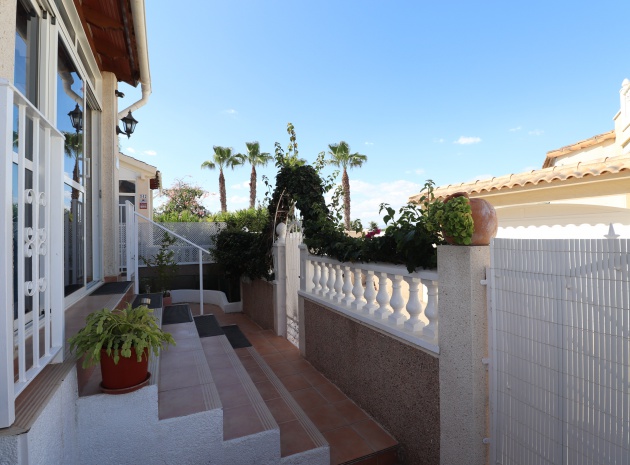 Resale - Villa - Algorfa - Montebello