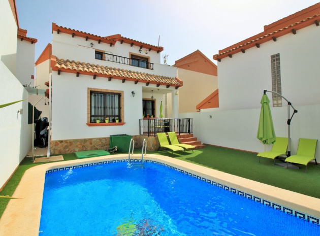 Resale - Villa - Villamartin