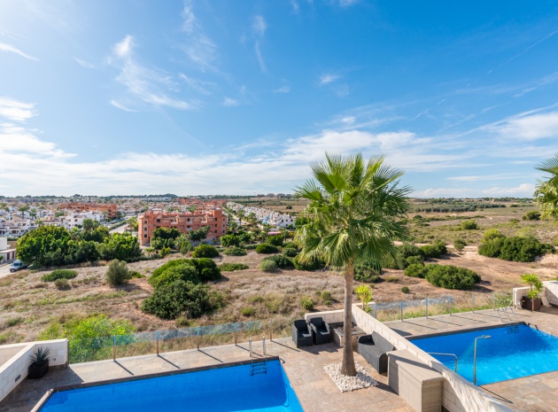 Resale - Villa - Villamartin