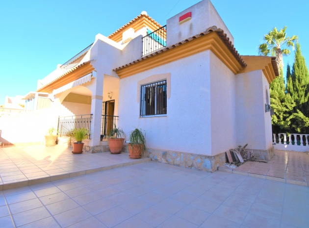 Resale - Villa - Orihuela Costa - Playa Flamenca