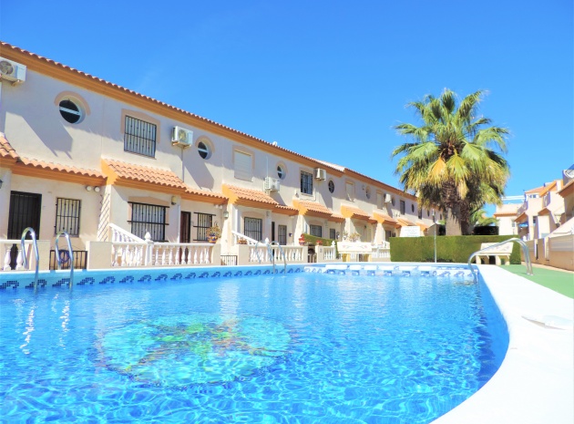 Återförsäljning - Villa - Orihuela Costa - Playa Flamenca