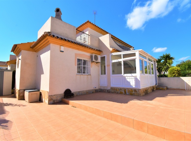 Återförsäljning - Villa - Orihuela Costa - Playa Flamenca