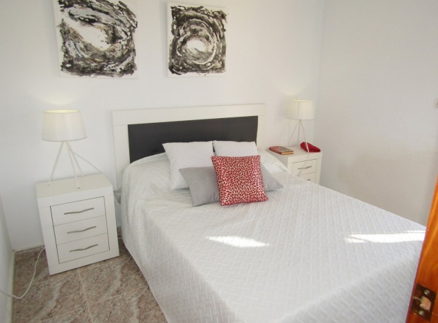 Resale - Townhouse - Villamartin - bosque de las lomas