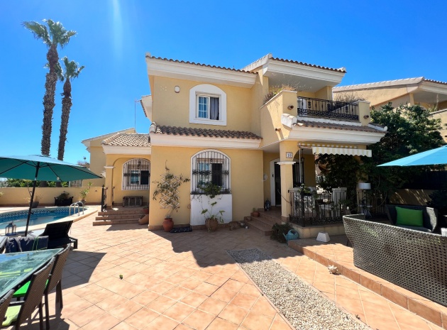 Resale - Villa - Villamartin - Los Dolses