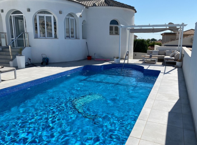 Resale - Villa - Villamartin - La Fuente