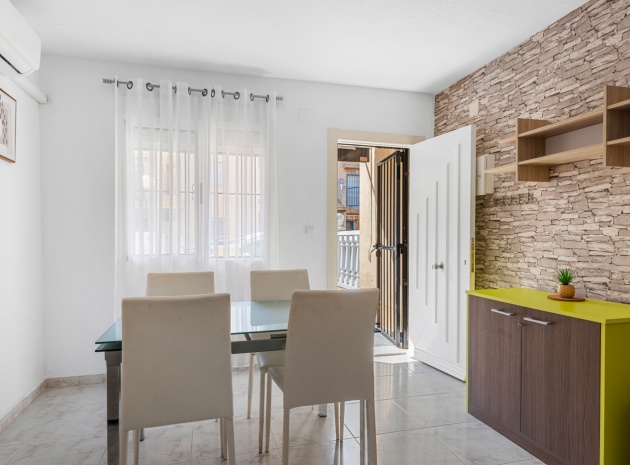 Återförsäljning - Lägenhet - Torrevieja - El Limonar