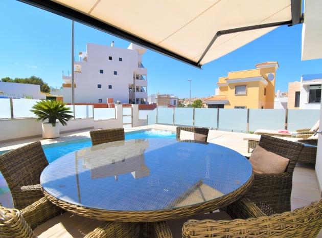 Resale - Villa - Orihuela Costa - Villamartin