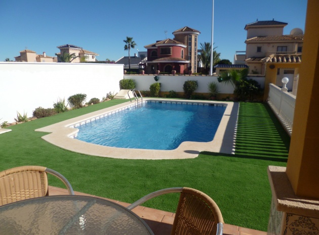 Resale - Villa - La Zenia