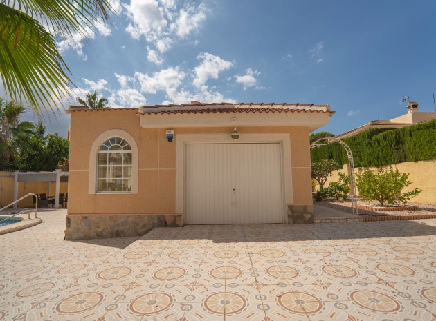 Resale - Villa - Ciudad Quesada - Pueblo Bravo