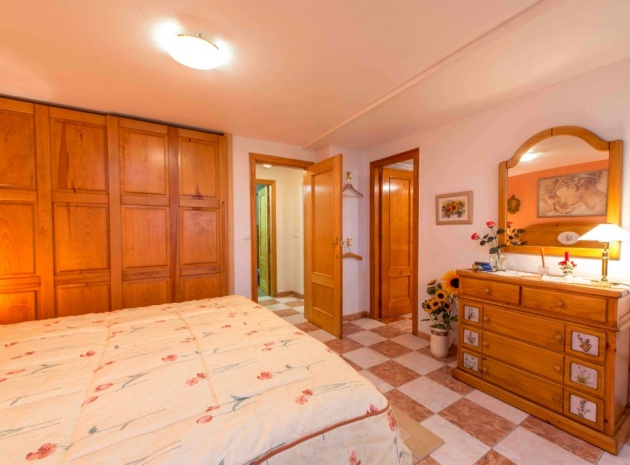 Resale - Villa - Villamartin