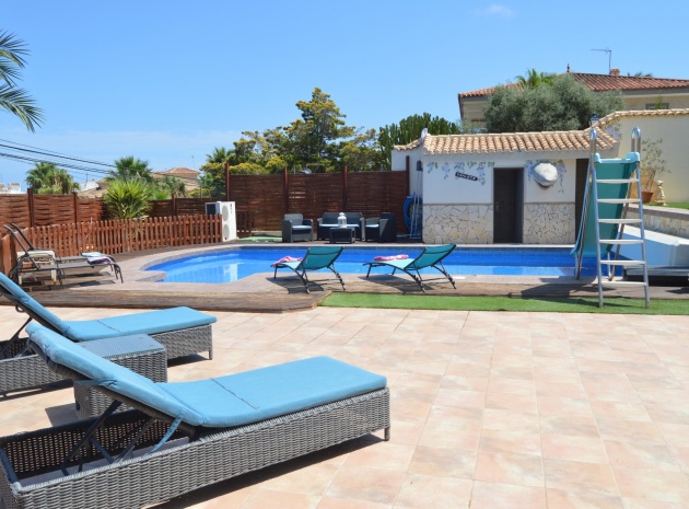 Resale - Villa - Villamartin