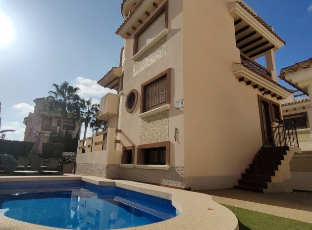 Resale - Villa - Villamartin