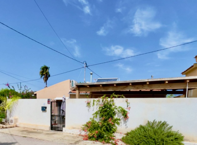 Resale - Villa - Dolores