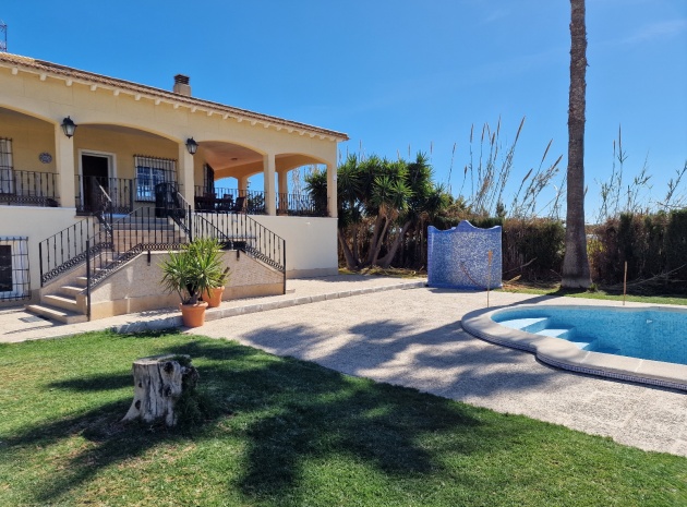 Resale - Villa - Guardamar del Segura