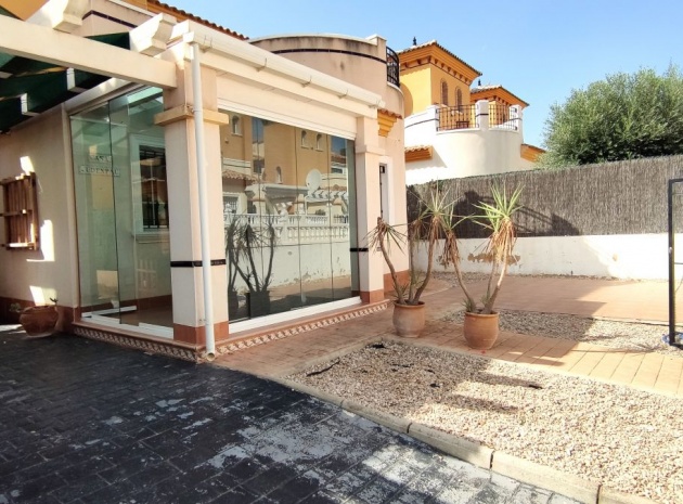 Resale - Villa - Los Altos