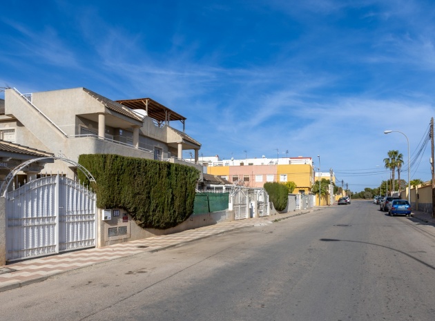 Resale - Villa - Torrevieja - El Chaparral