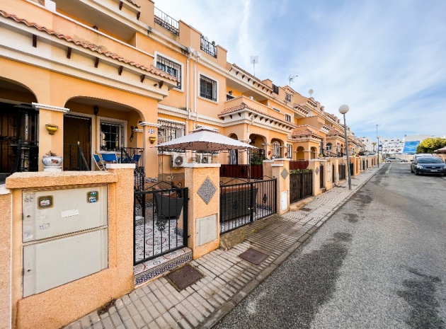 Resale - Townhouse - Villamartin