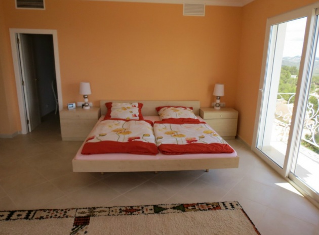 Resale - Villa - Calpe