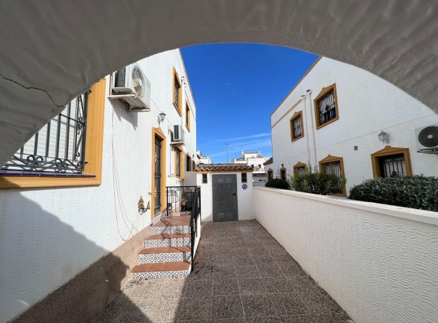 Resale - Townhouse - Los Montesinos - Entre Naranjos