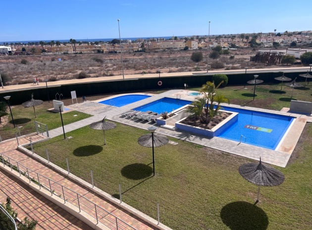 Resale - Apartment - Lomas De Campoamor