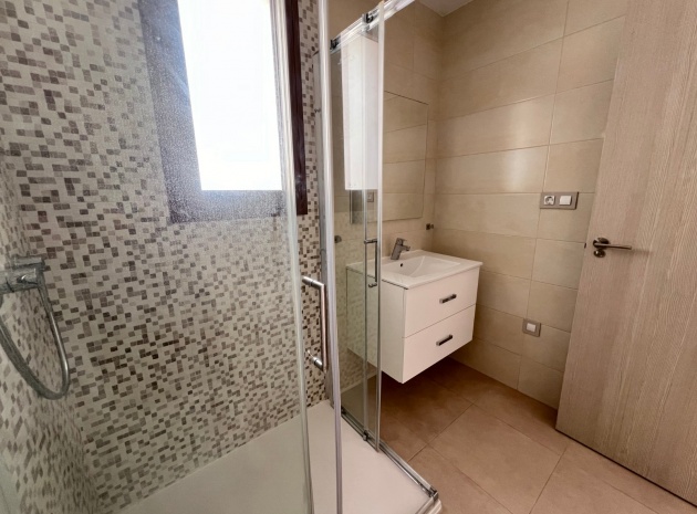 Resale - Apartment - Lomas De Campoamor