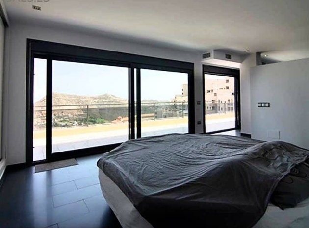 Resale - Apartment - La Envia