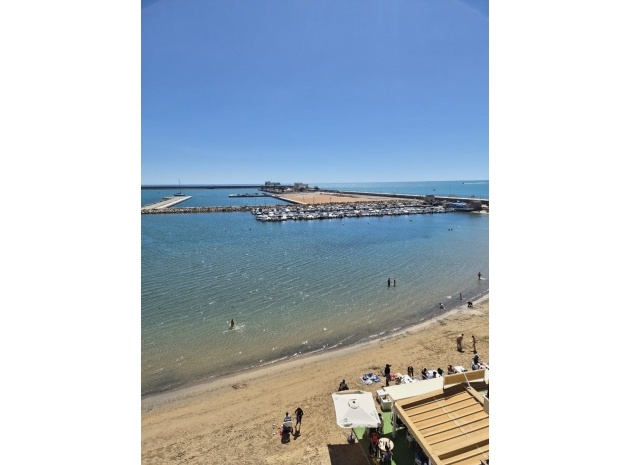 Apartment - Resale - Torrevieja - 1st line to the sea