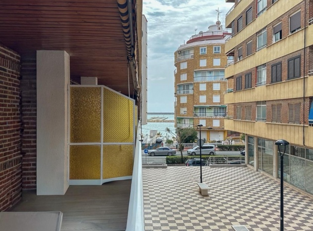 Apartment - Resale - Torrevieja - Torrevieja Centro