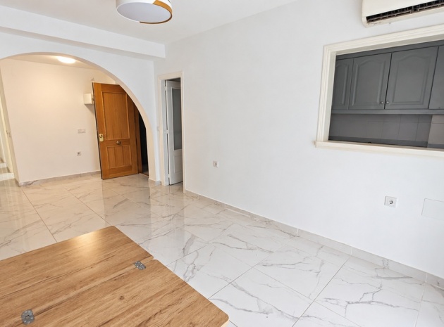 Apartment - Resale - Torrevieja - Torrevieja Centro