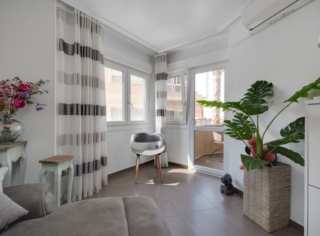 Apartment - Resale - Torrevieja - Torrevieja Centro