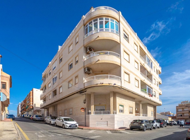 Appartement - Revente - Torrevieja - ESMA-52855