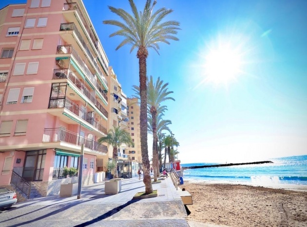 Appartement - Revente - Torrevieja - ESMA-70307