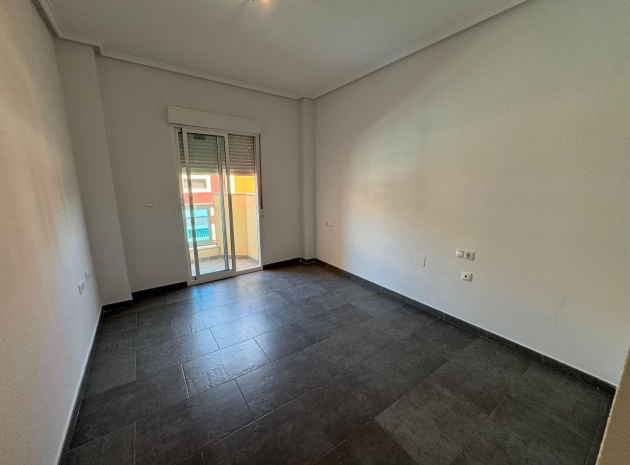 Appartement - Wederverkoop - Almoradi - ESMA-12781