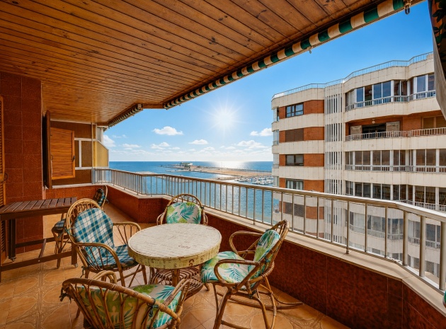 Appartement - Wederverkoop - Torrevieja - 1st line to the sea