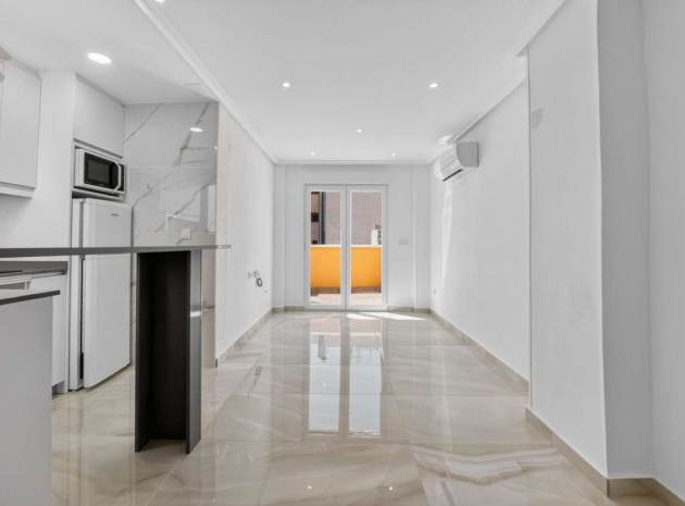 Appartement - Wederverkoop - Torrevieja - CSP-88171