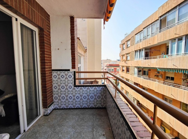 Appartement - Wederverkoop - Torrevieja - ESMA-89392