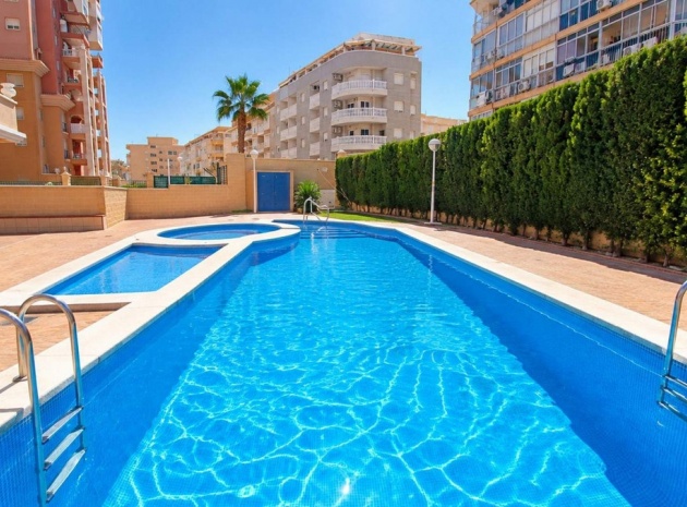 Appartement - Wederverkoop - Torrevieja - Playa De Los Locos