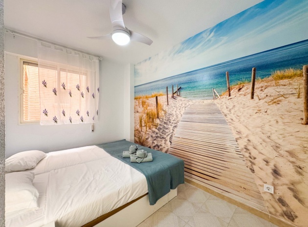 Appartement - Wederverkoop - Torrevieja - Playa Del Cura
