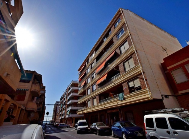 Appartement - Wederverkoop - Torrevieja - Torrevieja Centro