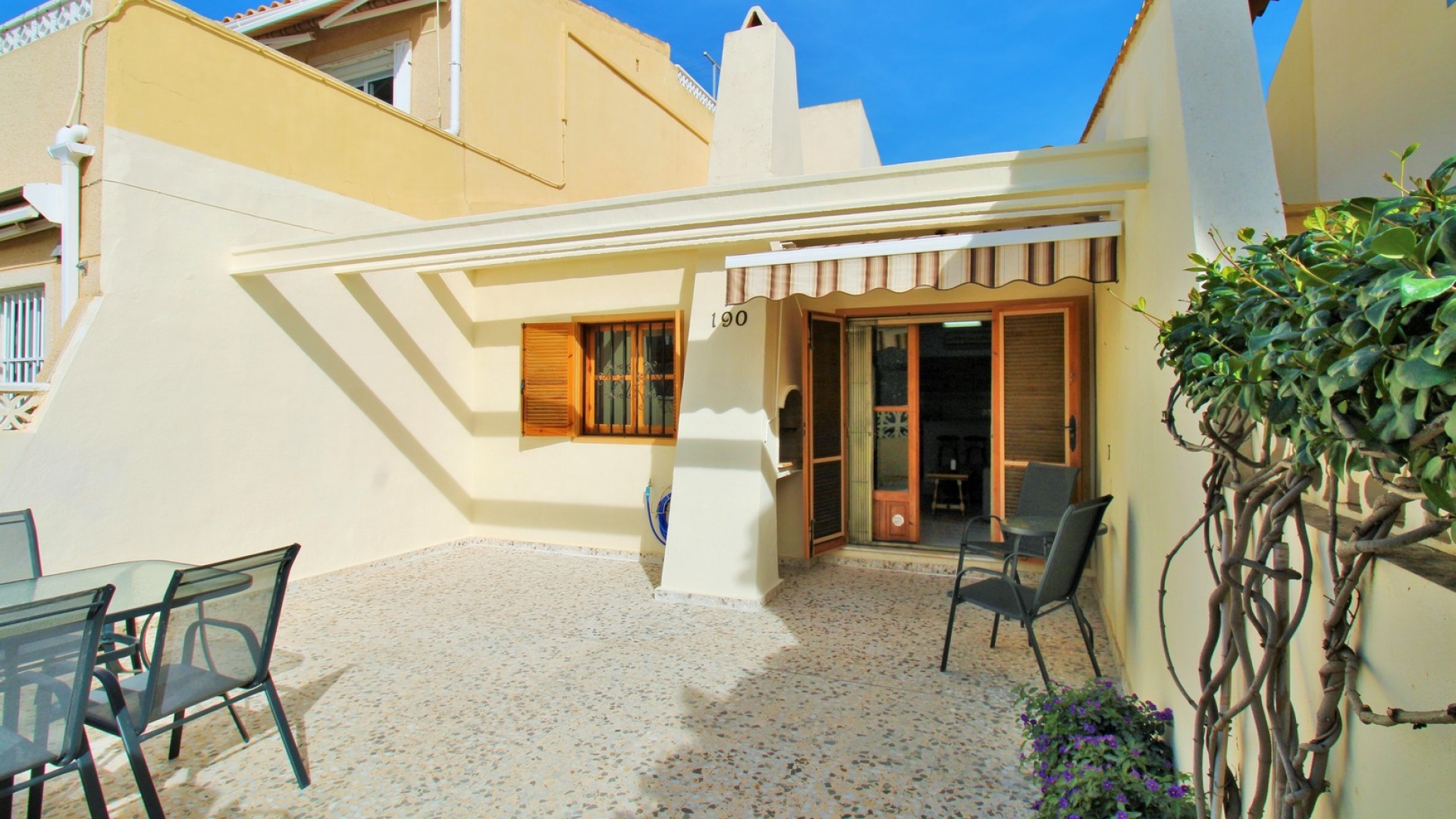 Återförsäljning - Bungalow - Playa Flamenca - las chismosas