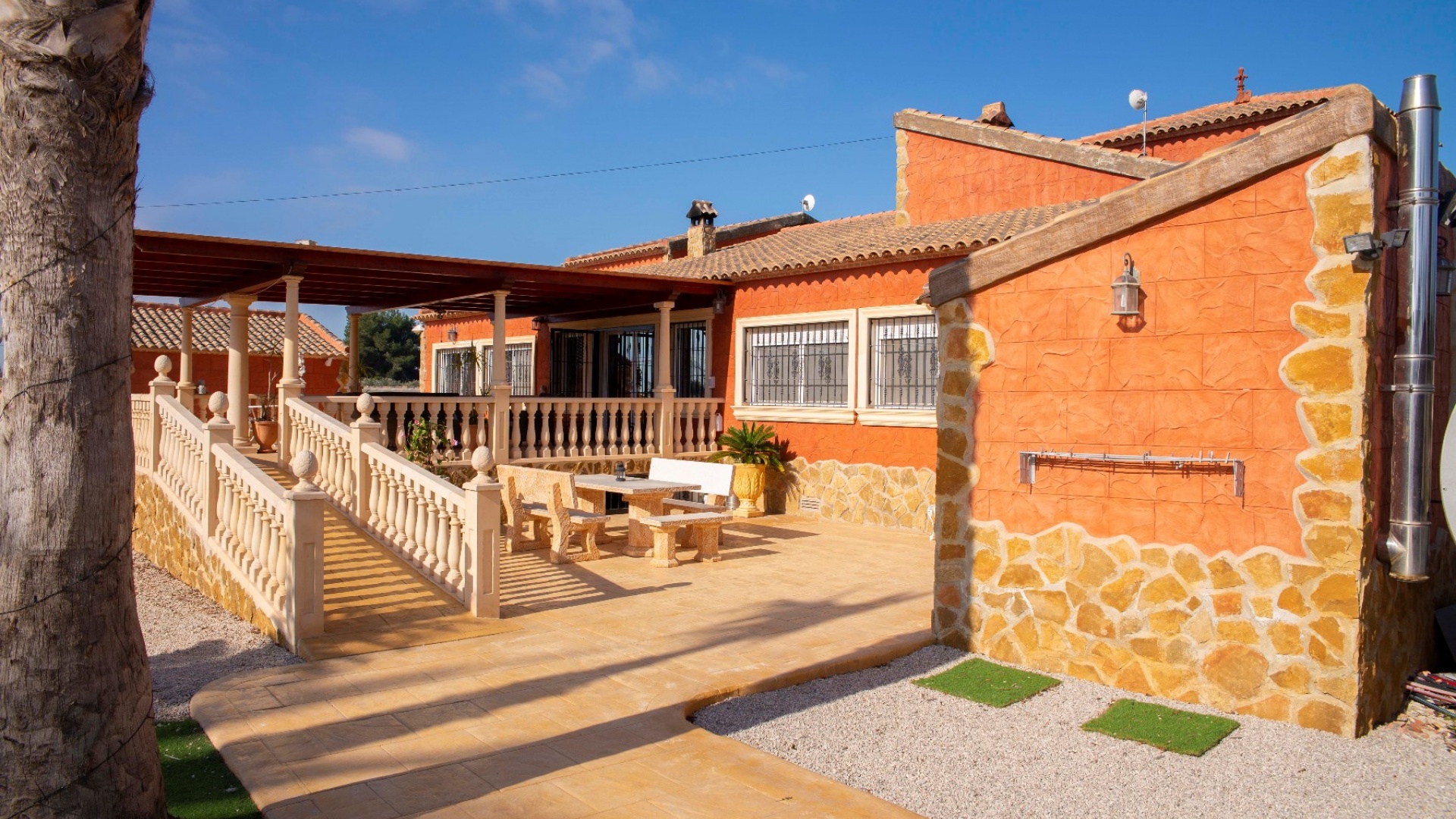 Återförsäljning - Country Property - Dolores