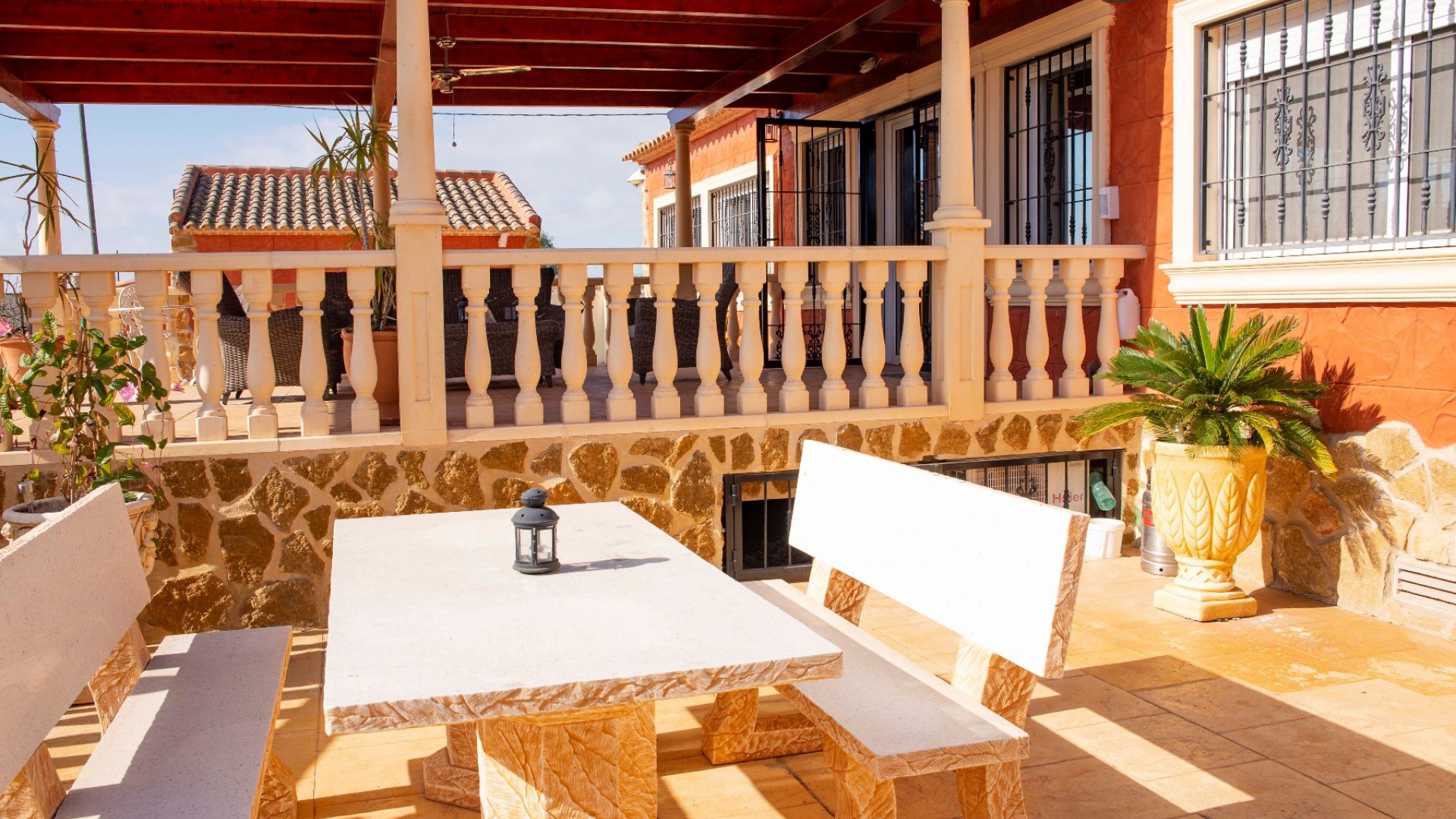 Återförsäljning - Country Property - Dolores