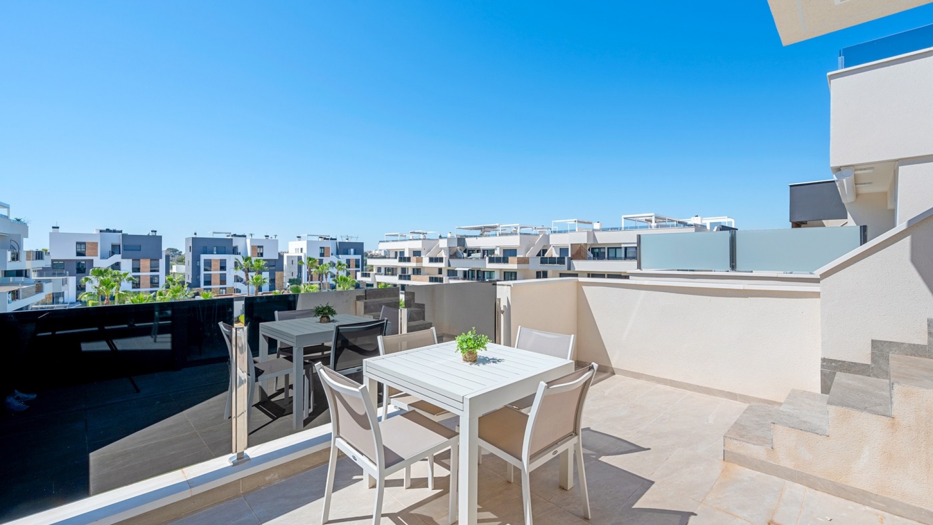 Återförsäljning - Lägenhet - Los Altos - Res. El Amanecer