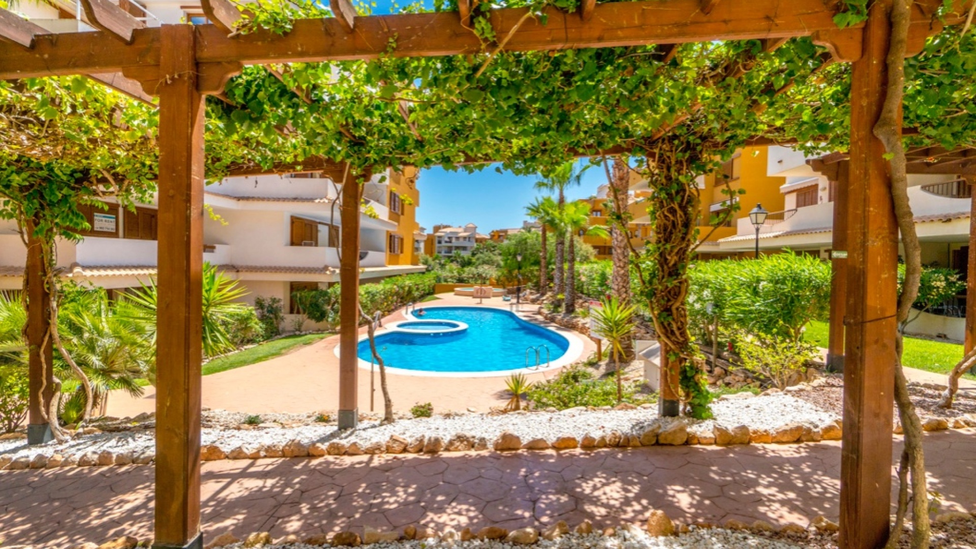 Återförsäljning - Lägenhet - Punta Prima - la entrada