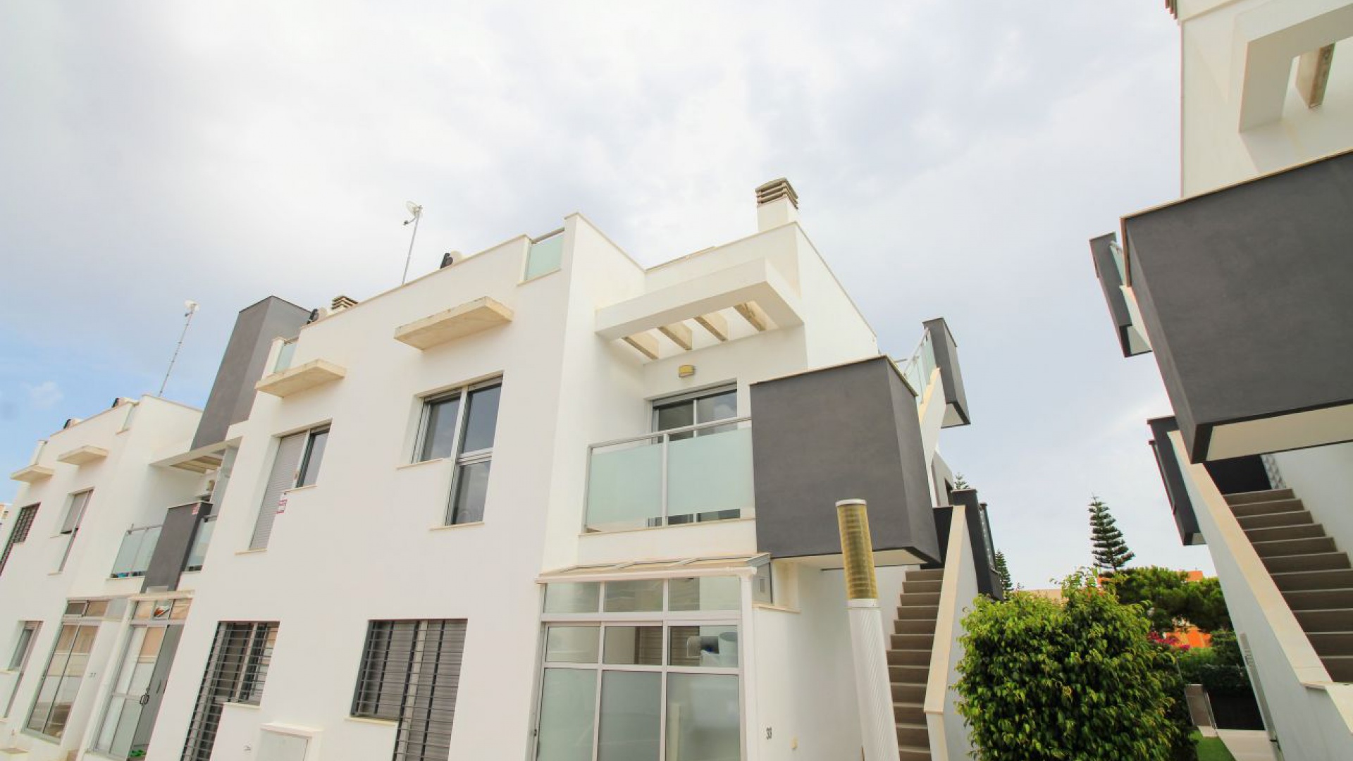 Återförsäljning - Lägenhet - Punta Prima - Res. Amay