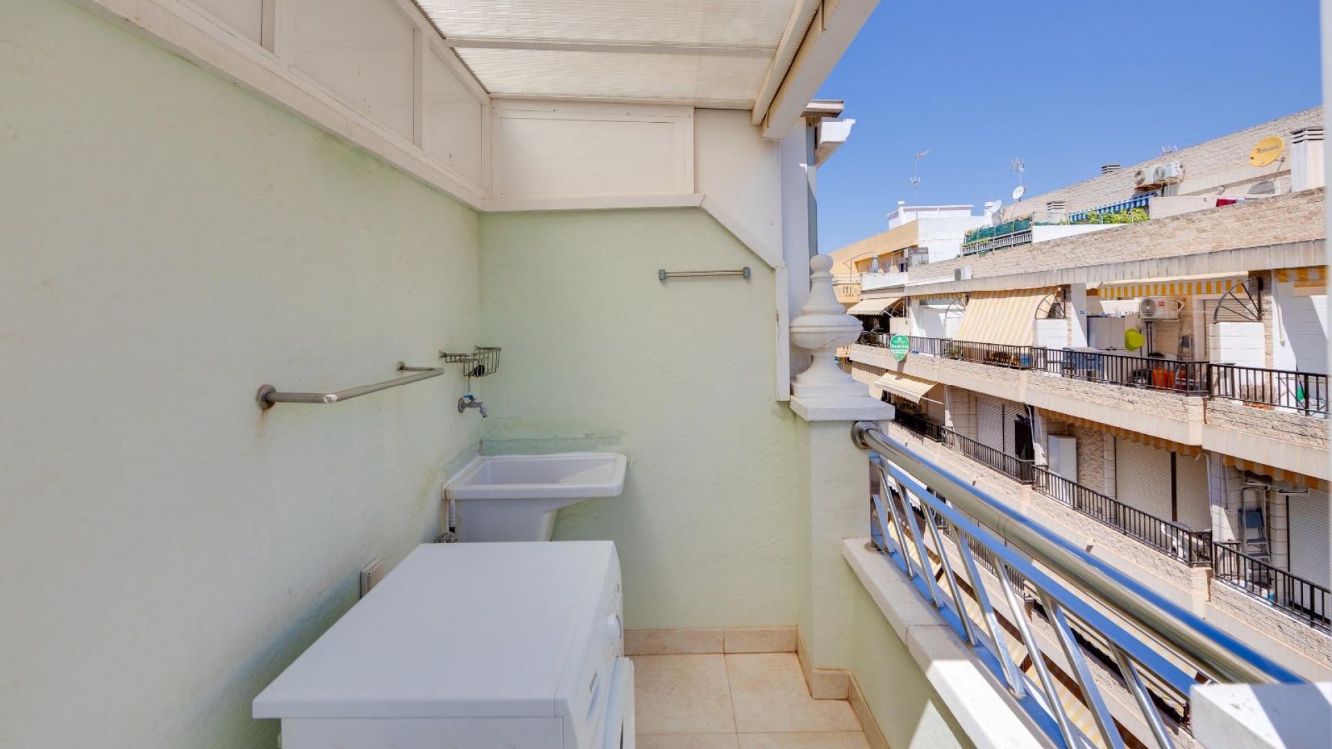 Återförsäljning - Lägenhet - Torrevieja - 1st line to the sea