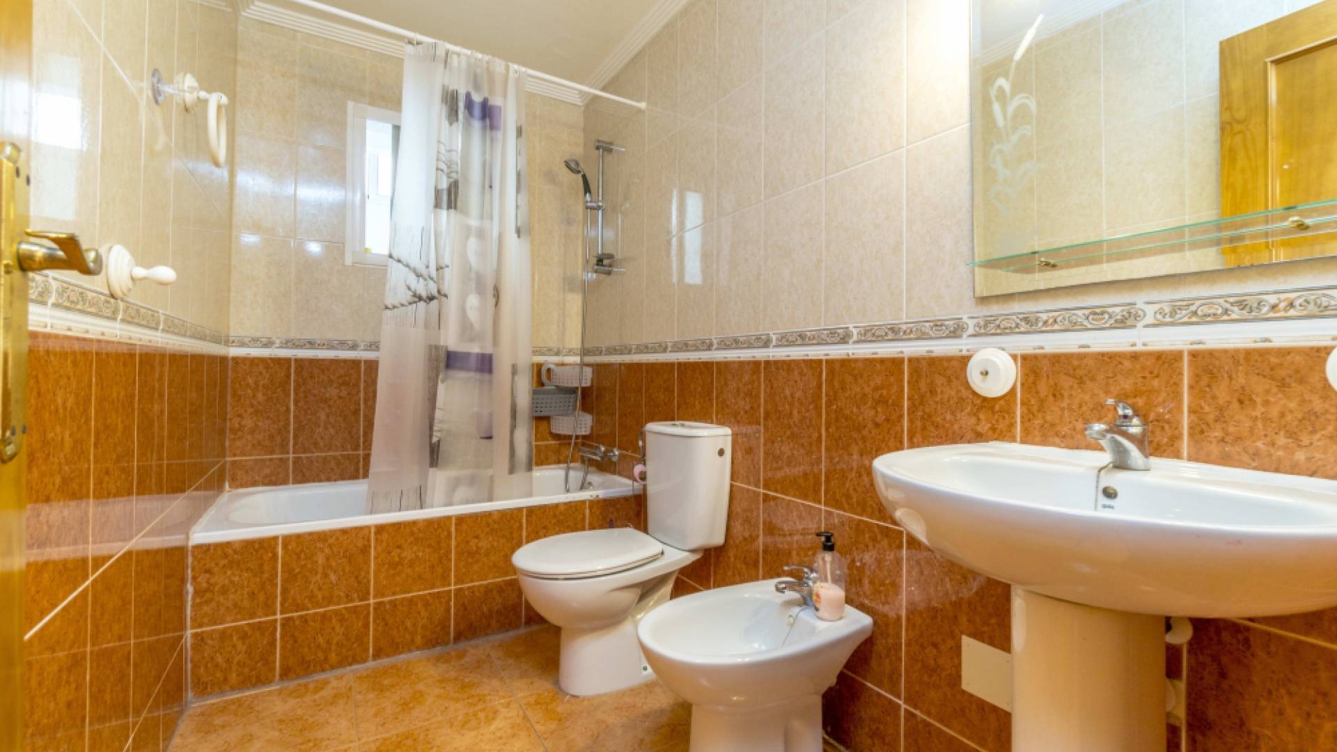 Återförsäljning - Lägenhet - Torrevieja - Baños de Europa