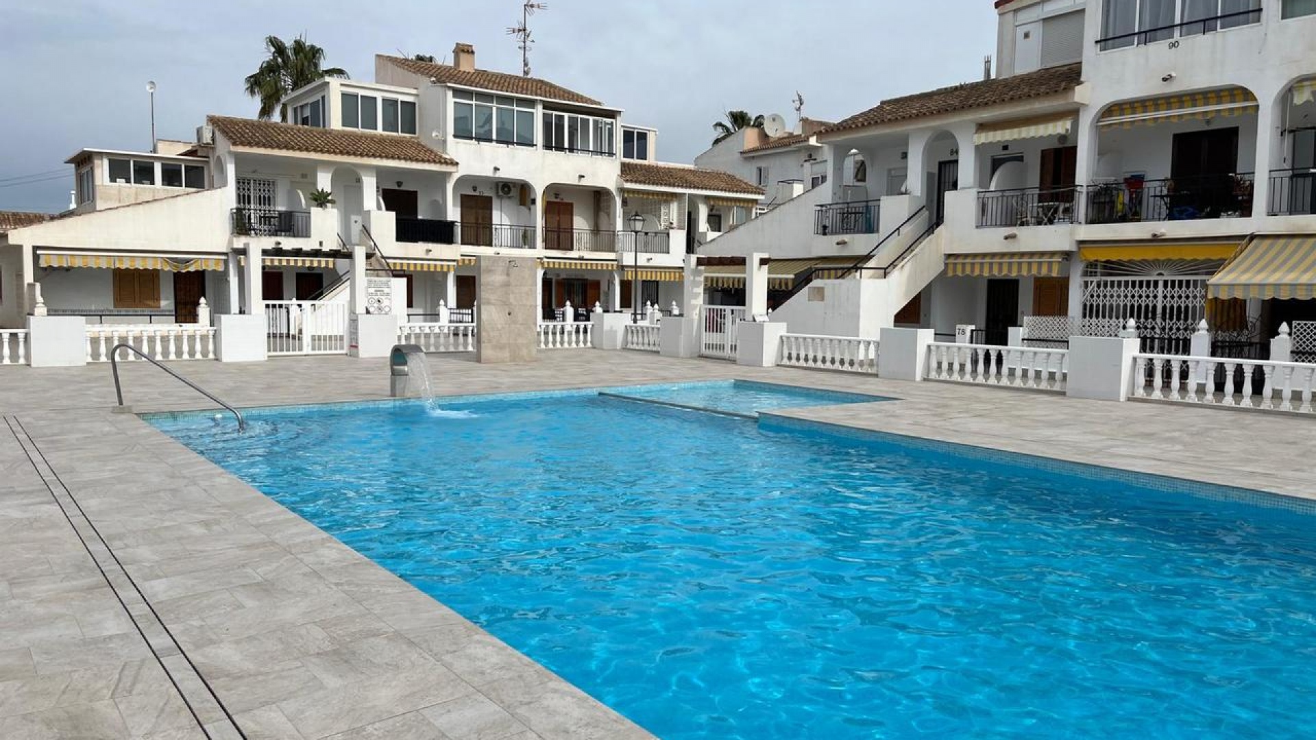 Återförsäljning - Lägenhet - Torrevieja - Beachside Torrevieja